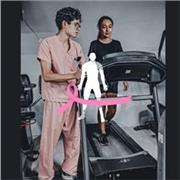 Entrenador y fisioterapeuta imparte entrenamiento personalizado y clases sobre como dar entrenamiento personal